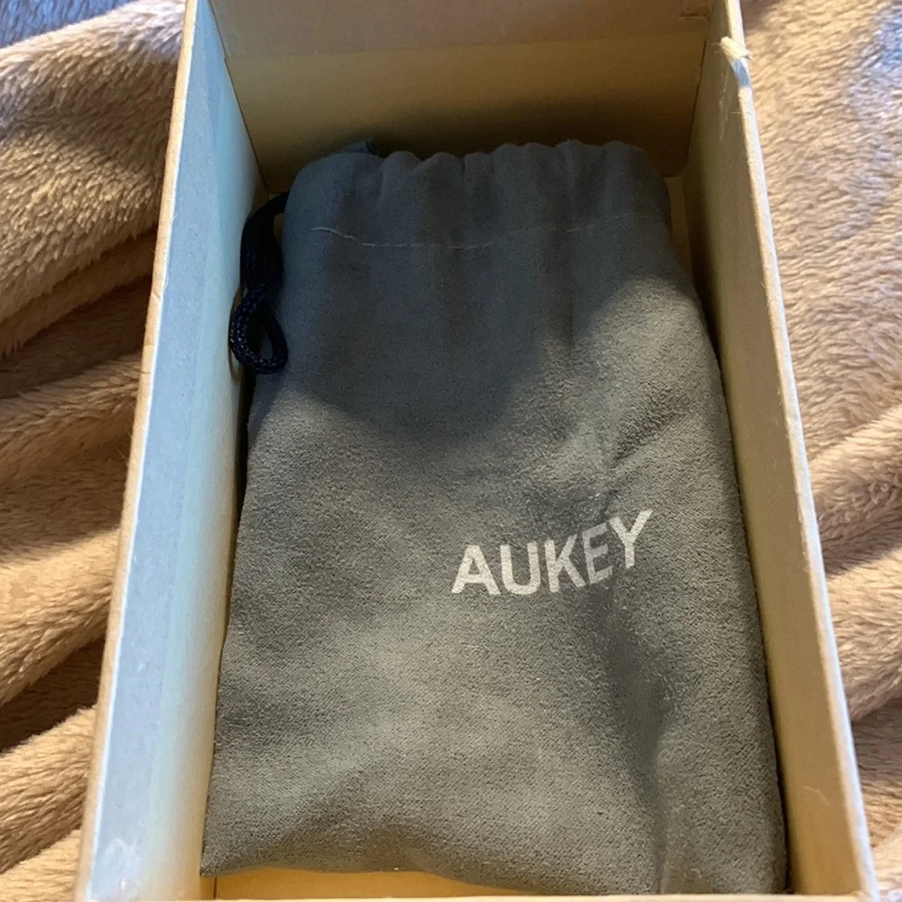 Aukey 2 in 1 wide angle lens/macro lens